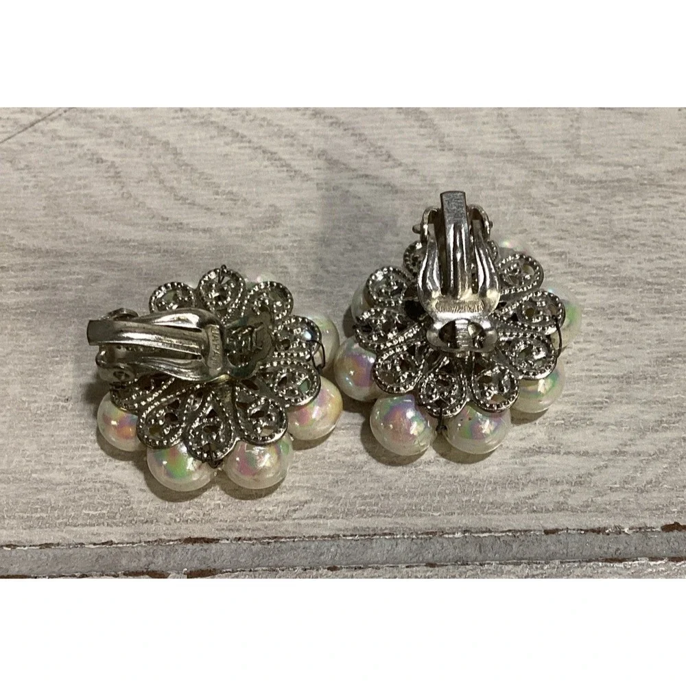 Silvertone Clip On Earrings w/ Iridescent Faux Pearl Stones Round A14‎